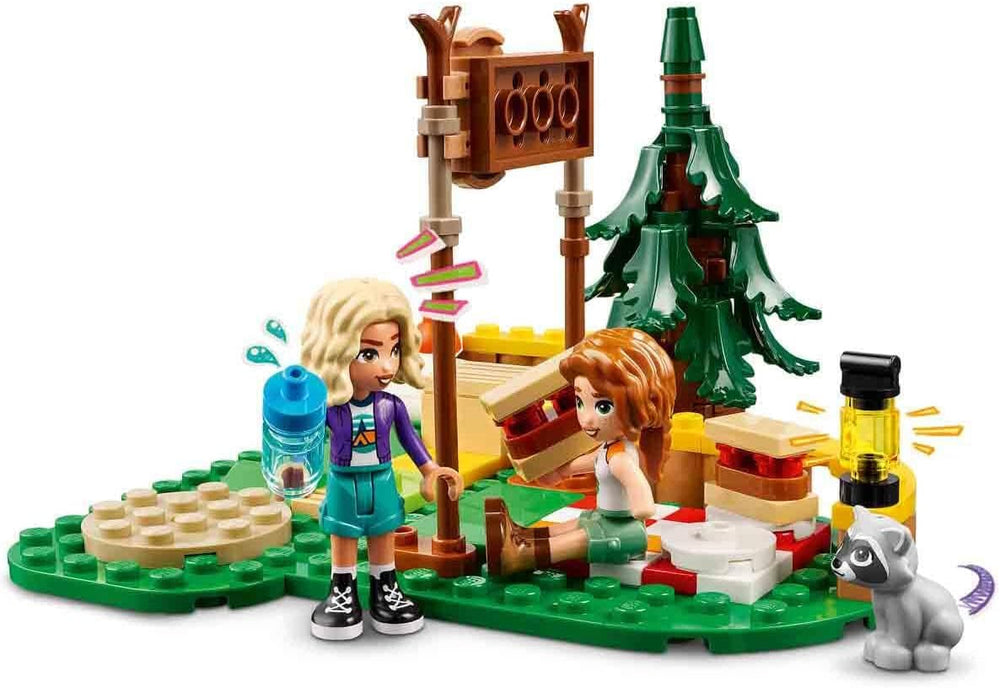 LEGO Friends íjászat az Adventure Camp Kids Kalandtáborban építőjáték íjjal és nyíllal, 2 figurával és egy mosogatóval, 6 év feletti lányoknak és fiúknak 42622 építőkészletek Besuche den LEGO-Store