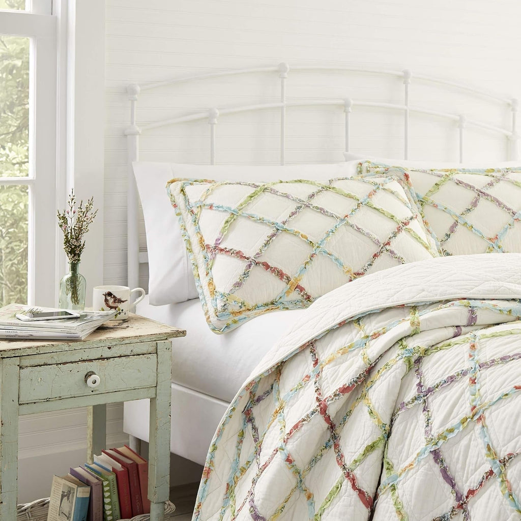 Laura Ashley Home Rüschen Garden Collection quilt, 100% bumbac, Ultra moale, Pentru toate anotimpurile, Reversibil, Elegant, Pat dublu, Culoare crem (197783) Plapumi si pilote Naty Shop