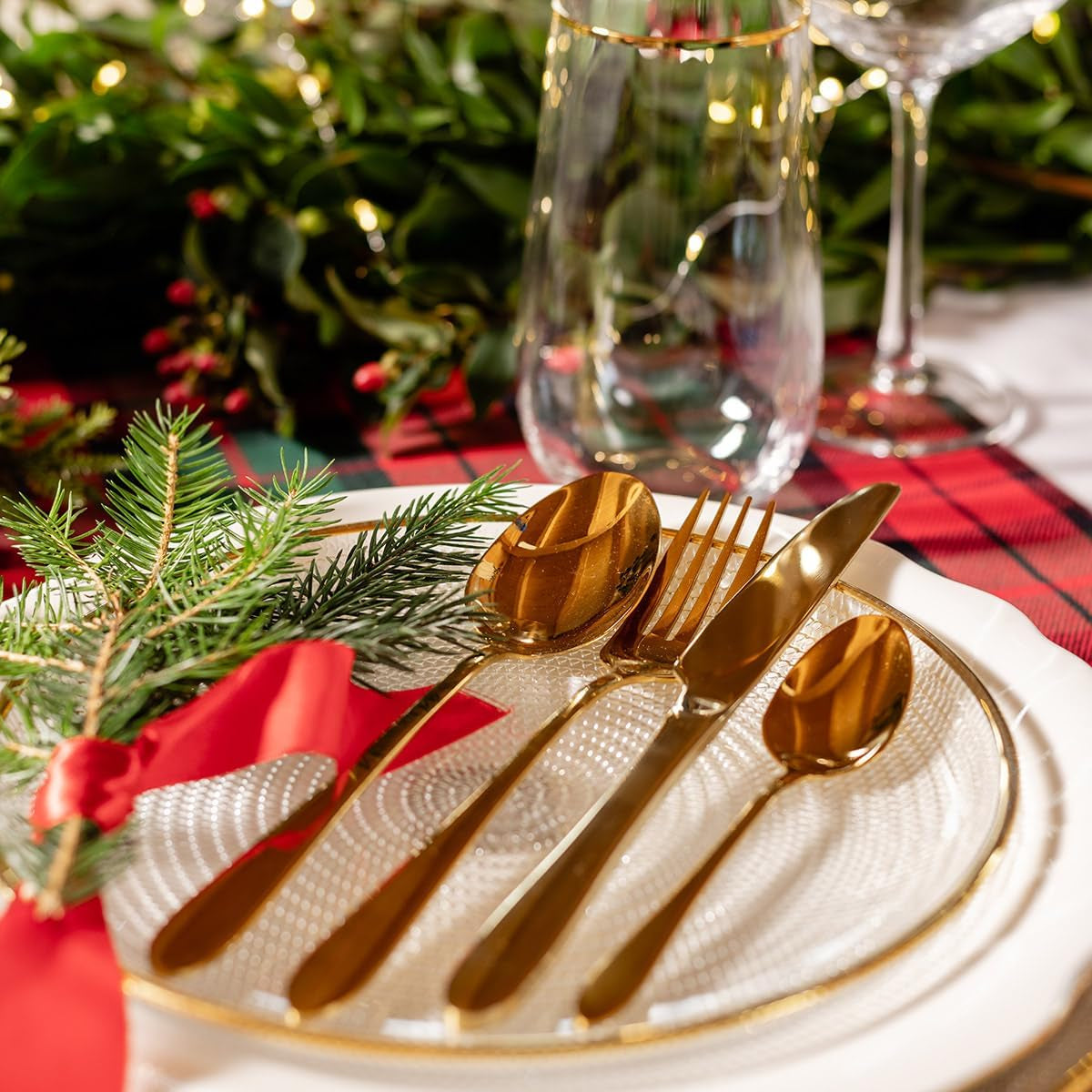 HOMLA Abele Besteckset Für Vier Personen 16-Teilig Edelstahl Hygienisch Elegant Leicht Zu Reinigen Gold Bucatarie Naty Shop