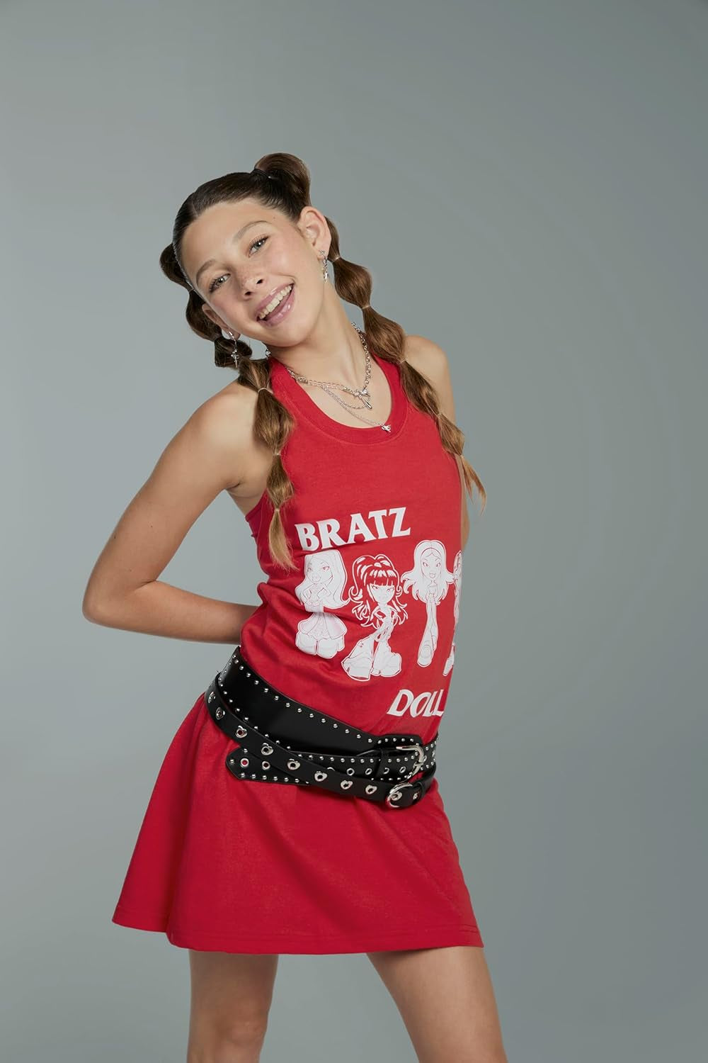 Bratz Stylin' Jade - Modepuppe mit T-Shirt um Gestalten für Dich, beleértve a kiegészítőket, Niedliches Spielzeug für Mädchen