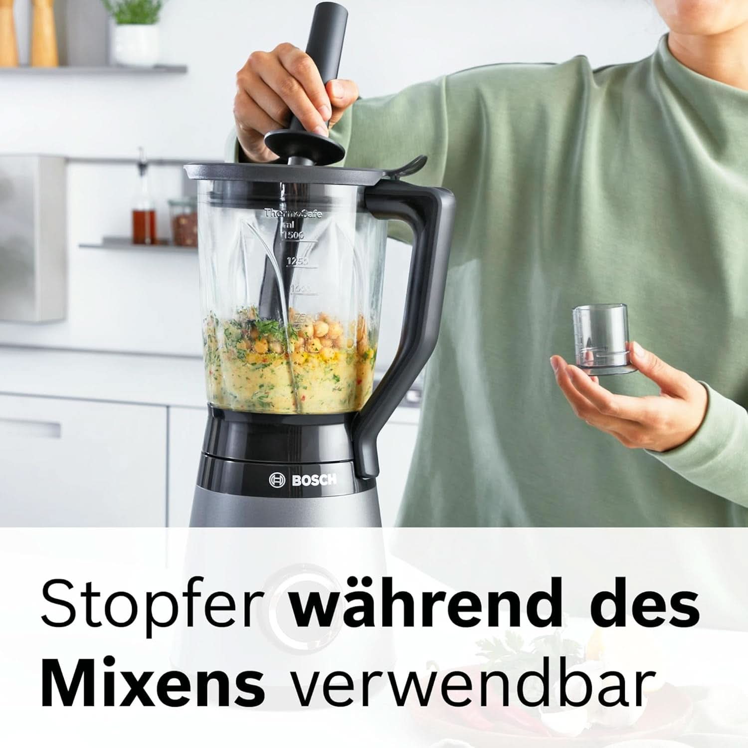 Bosch Standmixer Vitapower Serie 4 MMB6174SN, Verbesserte Version, Hochwertige Edelstahl-Klingen, 1,5L Glasbehälter, 0,6L To-Go-Flasche, Spülmaschinenfeste Teile, 30 000 U/min, Silver Kitchen Naty, 1200 W