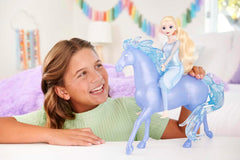 Mattel DISNEY Frozen Elsa și Nokk - Păpușă Elsa articulată, Figurină de apă Majestic Nokk, Inspirată de al doilea film, pentru copii cu vârsta de 3 ani și peste, HLW58