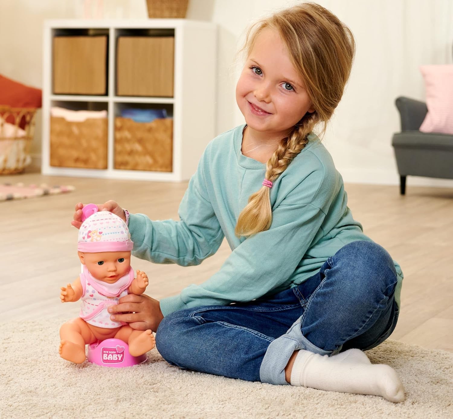 Simba 105037800 - New Born Babyset, 2-fach sortiert, es wird nur ein Artikel geliefert, Vollvinylpuppe mit Trink- und Nässfunktion, Pacifier, Flasche, Topf und Lätzchen, 30 cm, max 3 év