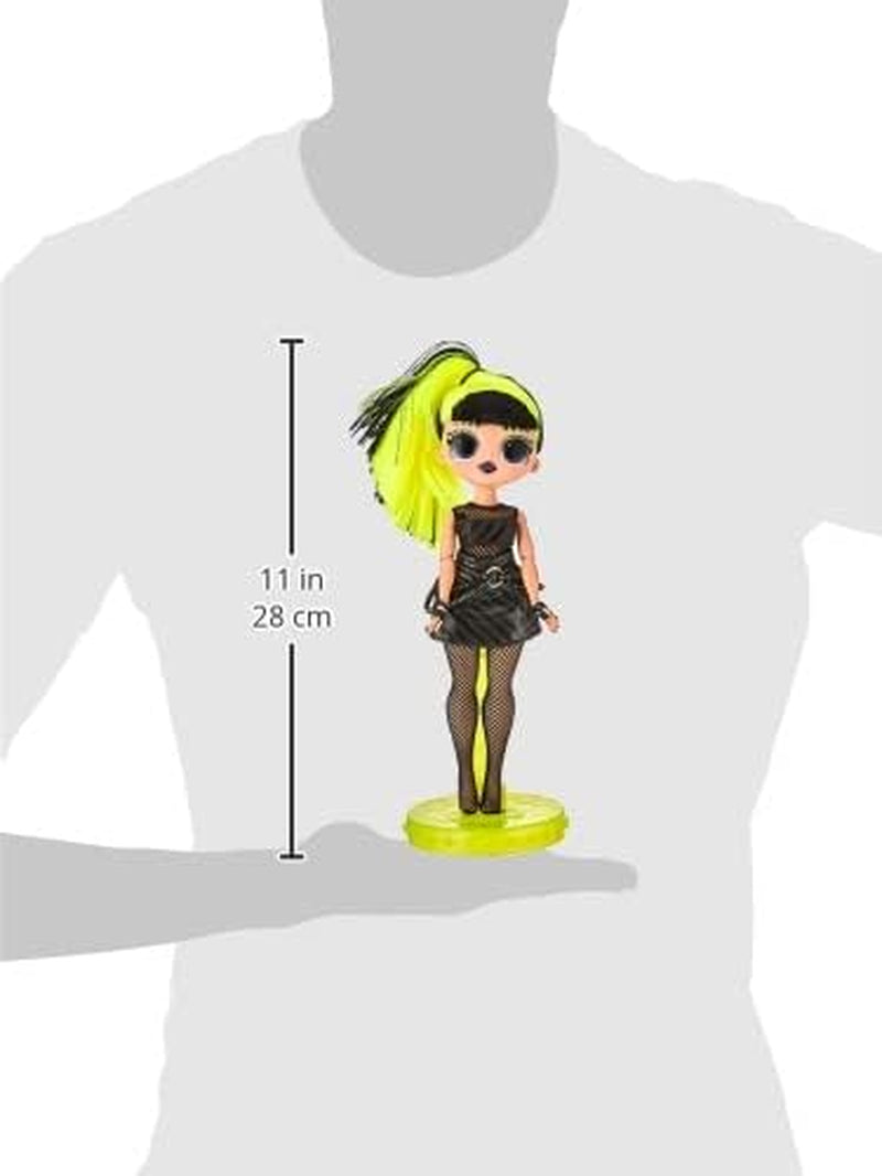 L.O.L. Meglepetés! OMG Remix Rock BHAD GIRL Modepuppe mit 15 Überraschungen - mit Schlagzeug, Outfit, Schuhen, Bürste, Puppenständer, Songtext-Magazin & Plattenspieler-Paket - Für Mädchen ab 4+ Jahren