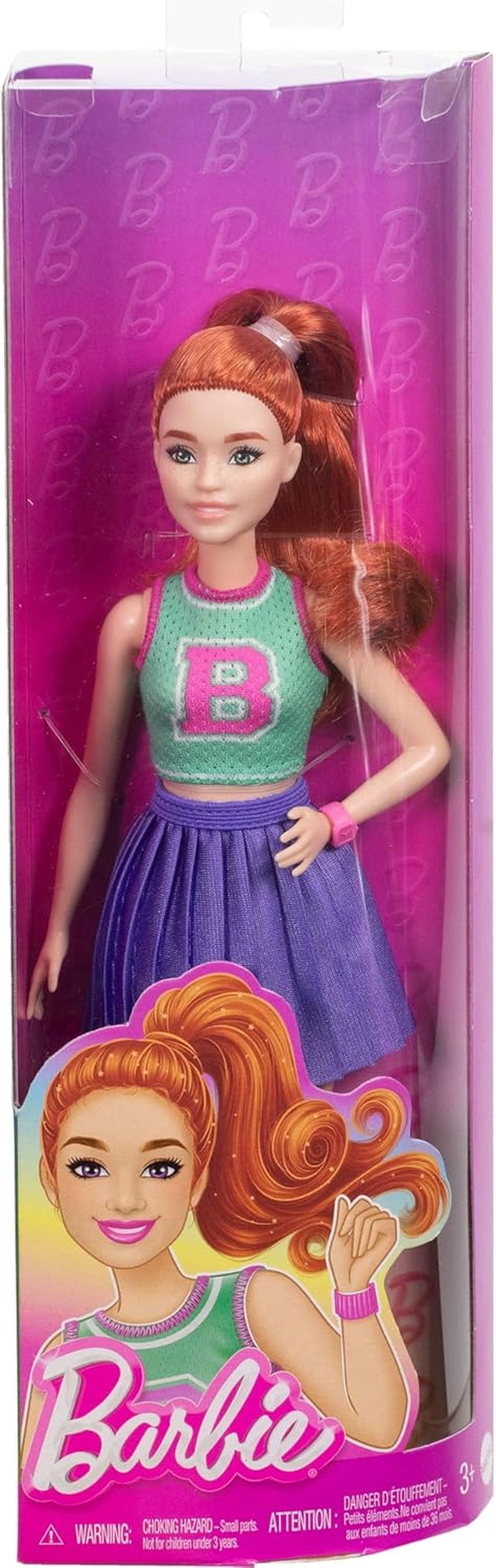 Barbie Fashionista baba sz. 232 vörös hajjal, B mintás mez sportfelsővel, lila redős szoknyával, karórával és tornacipővel, HYT90 Naty Shop Dolls