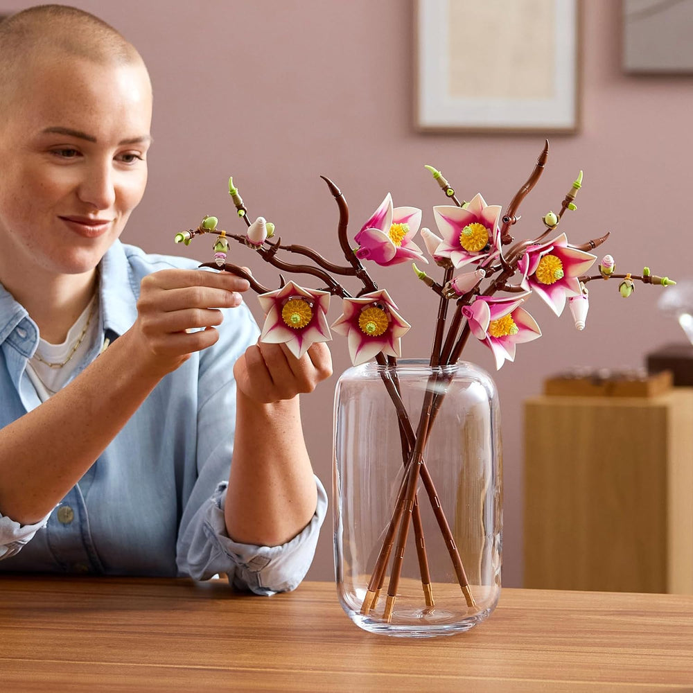 LEGO Botanicals Magnolienzweige - Művirág szett felnőtteknek - 5 mesterséges magnólia dekorációhoz a nappaliban vagy hálószobában - Barkácsolás ajándékötlet nőknek - 11510