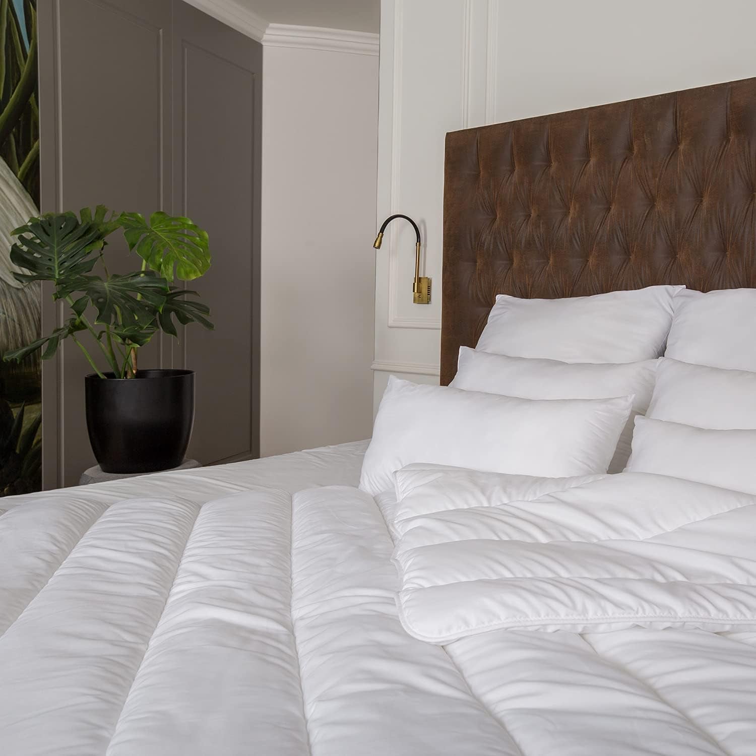 FAM Home Pernă 80X80 Set de 2 Microfibre moi - Pernă 80X80 Suferă de alergii Cu suport optim pentru gât și cap - Pernă interioară Respirabilă Reglarea umidității Antibacteriană Perne ortopedice cervicale Naty Shop