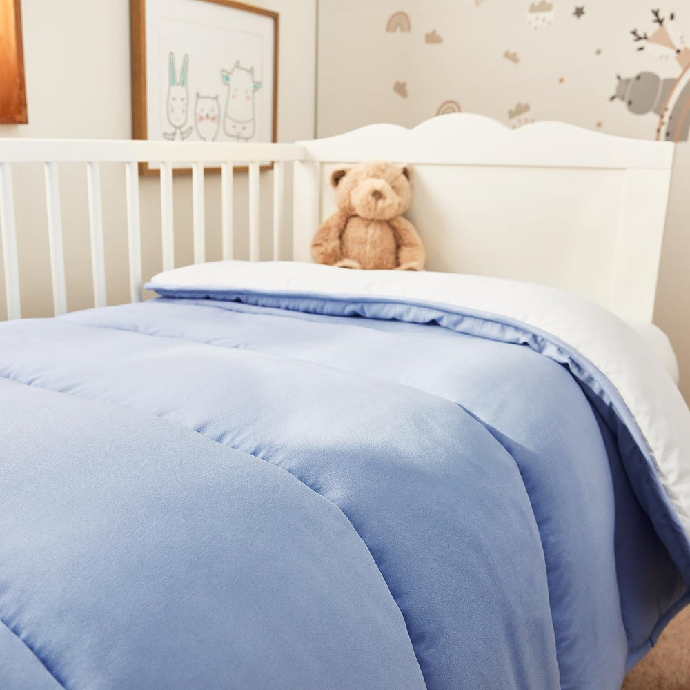 Pikolin Home - Kifordítható paplan 300 G - Kéttónusú nordic töltelék - Kiságyhoz 60 - Tollal töltött, meleg, légáteresztő, kék/fehér, 100 X 120 cm Paplanok és paplanok Naty Shop