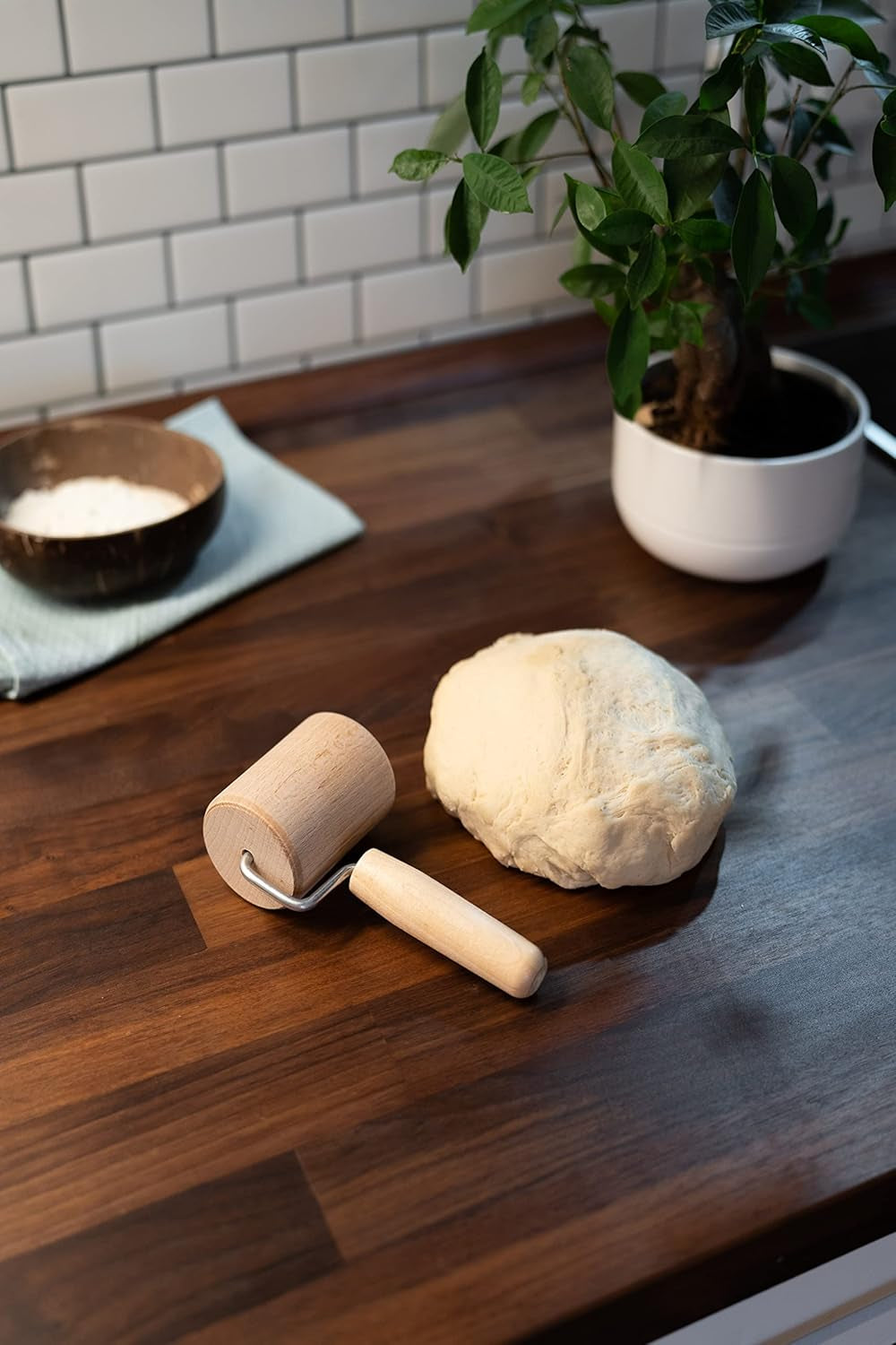 Chinchilla® Backblechroller/Teigroller zylindrisch aus Buchenholz | Der stable Helper für die Küche | Németországban készült | Nachhaltige Qualität aus Deutschland | 18 x 5 cm