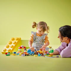 LEGO DUPLO klasszikus tégladobozos autók és teherautók, jármű játékkészlet 1,5 éves kortól, kreatív tanulási játék, autós játék és versenyautó készlet 10439 építőkészletek Besuche den LEGO-Store