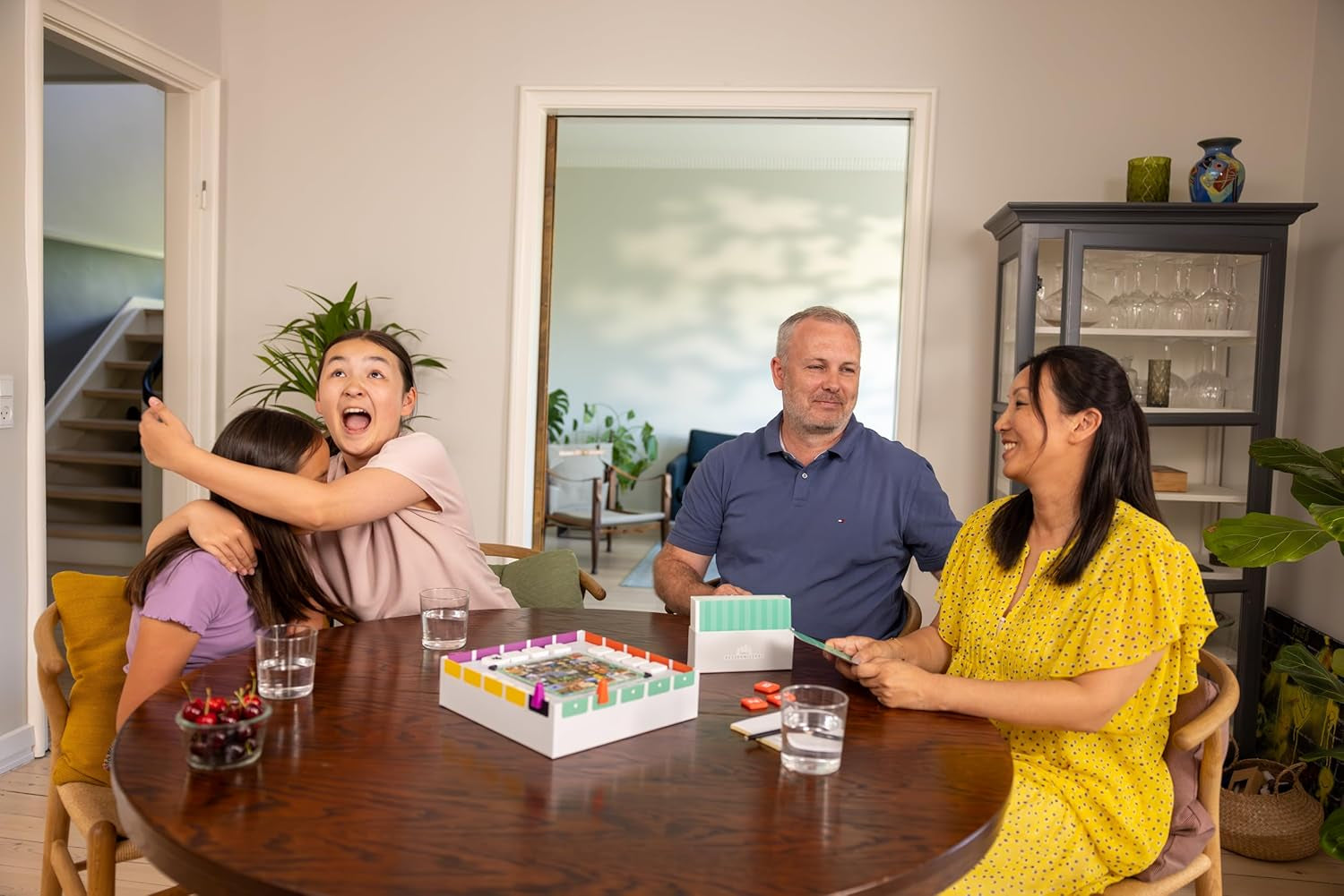 Bezzerwizzer Studio, BEZZERWIZZER Family, Joc de petrecere, Joc cu întrebări, 2+ jucători, Vârste 10+, 45 de minute, Germană