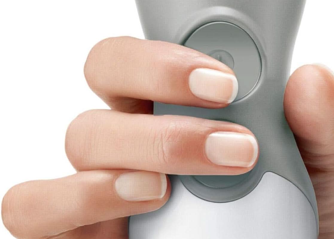 Bosch Stabmixx Ergomixx MSM66110, Edelstahl-Mixfuß, Mix- Und Messbecher, 2 Geschwindigkeitsstufen, Leichtes Gehäuse, 4-Klingen-Messer, Einfache Reinigung, 600 W, Weiß/Grau Kitchen Naty Shop