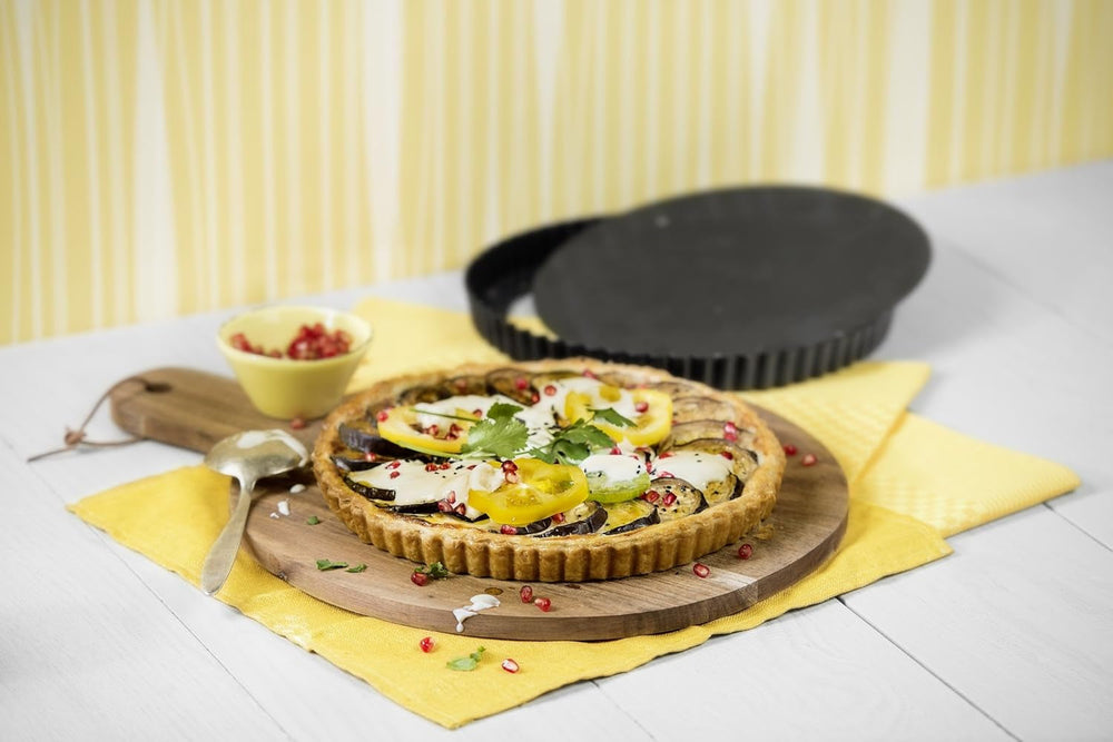 Kaiser Classic Tarteform Mit Hebeboden 28 cm, Quicheform Antihaftbeschichte & Inspiration Muffinform Blech Für 12 Muffin, Muffin Backblech 38 X 27 cm, Beschichtet, Standardgröße Formák és tepsi Naty Shop