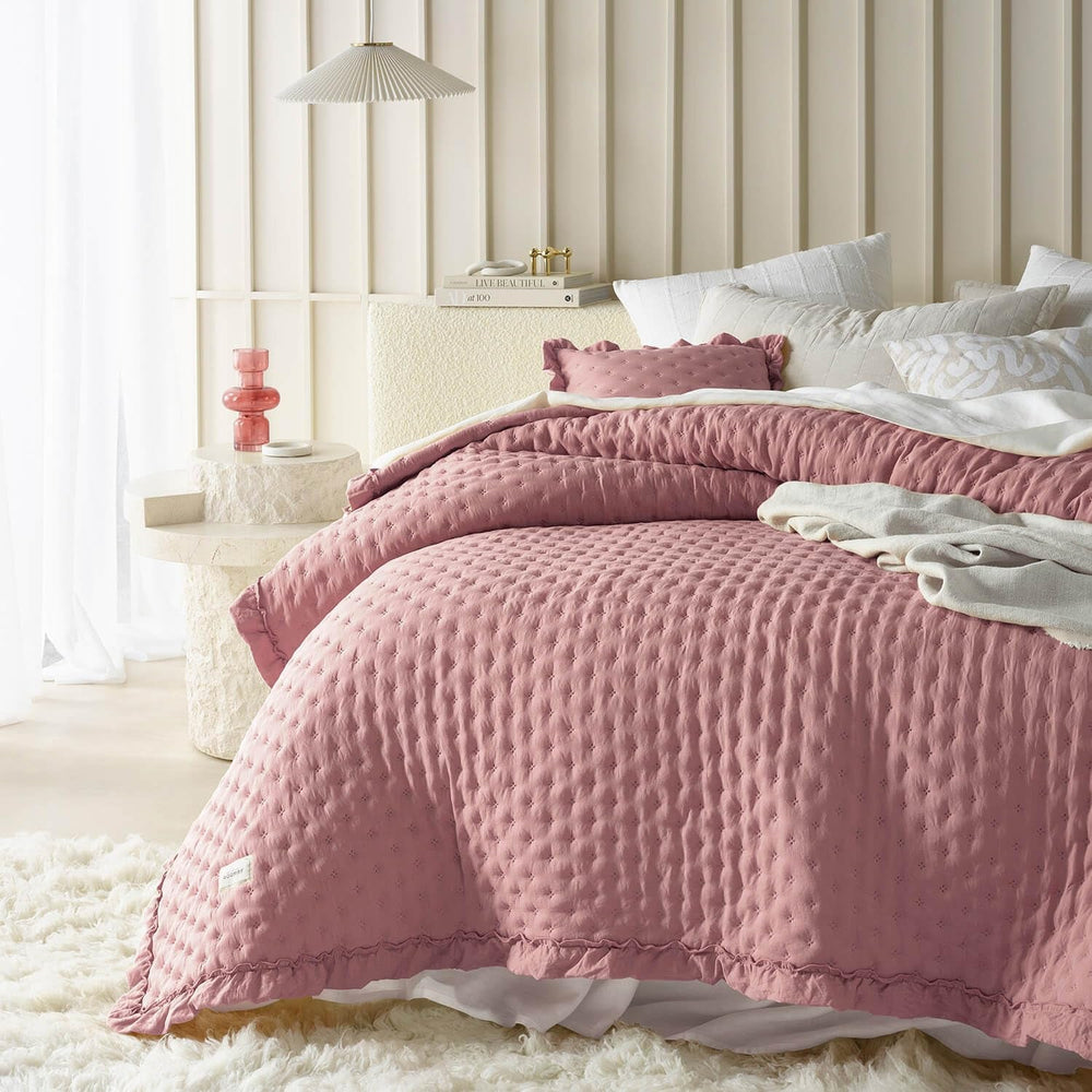 Molly Cuvertură de pat elegantă în roz pudră 170 X 210 cm Cuvertură de pat versatilă ca cuvertură de pat sau canapea Pătură de aruncare pentru pat și canapea Stil de cuvertură Ideal ca cuvertură de pat Paturi si Cuverturi Besuche den ROOM99-Store Roz 220X240