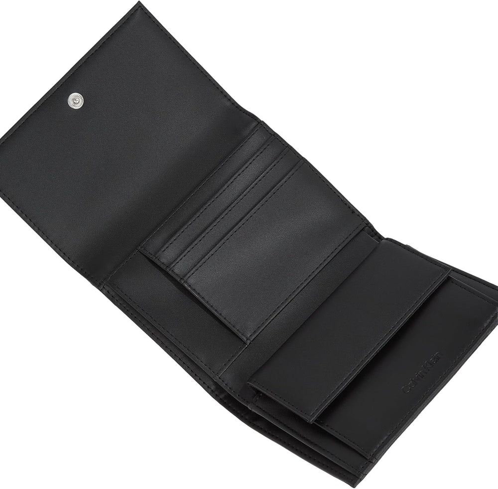Portofel pentru femei Calvin Klein Daily Medium Trifold Klein, negru (Ck Black), mărime naturală Portofel Femei Naty Shop